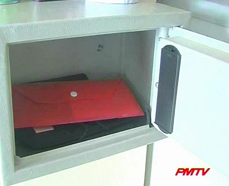 The safe – minus the 3,500 US dollars.